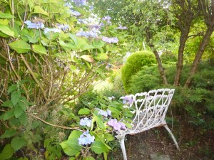white garden seat