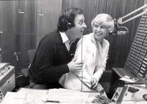 PKT3928-288096 GLORIA HUNNIFORD UP TO 1990 1981 Gloria Hunniford and Terry Wogan. Gloria has taken over for Jimmy W Young's programme for the last two weeks. She and Wogan indulge in cross-talk during programme change, and have a wide following.
