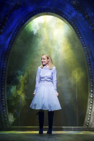 Kerry Ellis who plays Alice