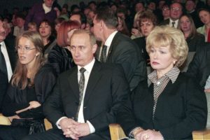 _100253235_sobchak_alamy_meeting2001_9